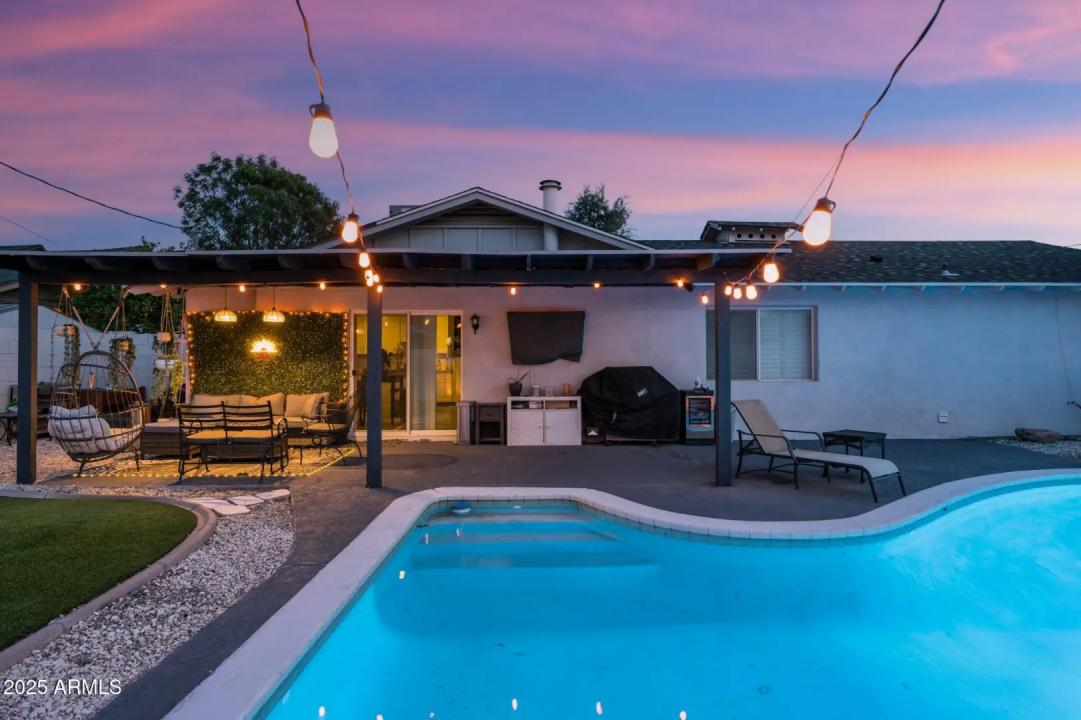 Real Estate Picture 23