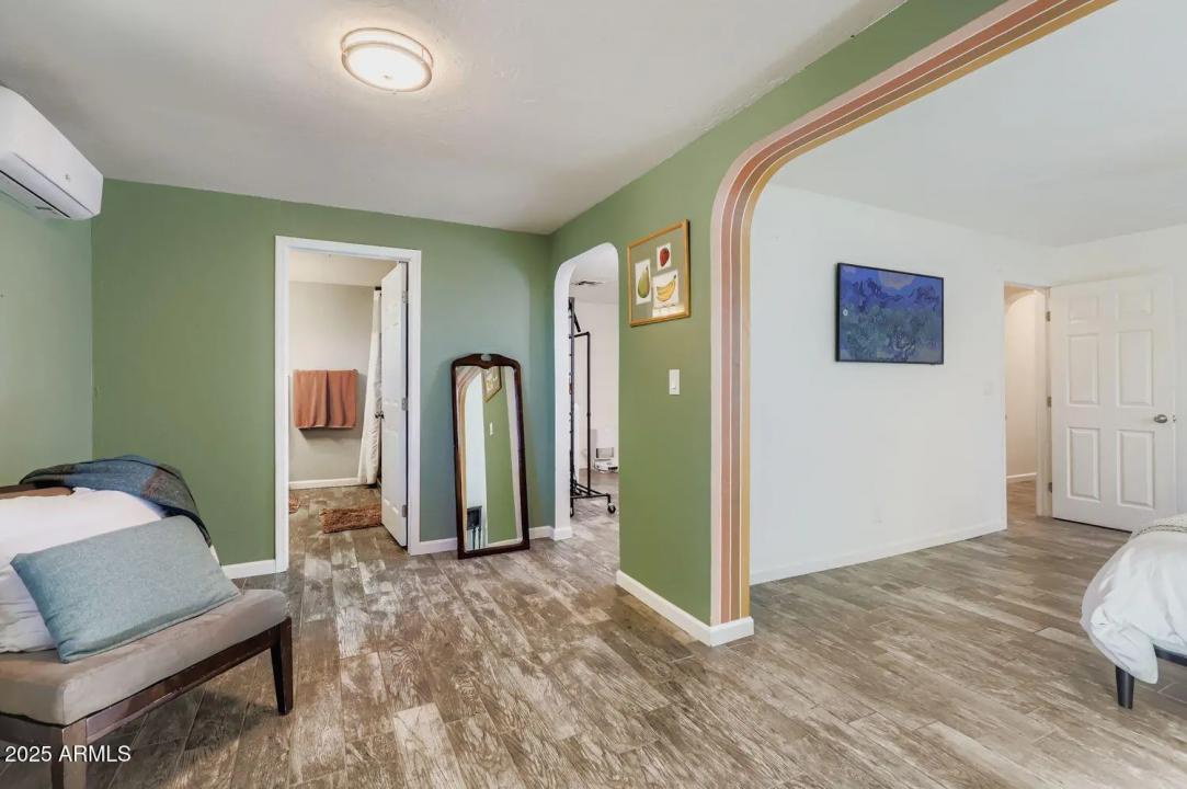 Real Estate Picture 10