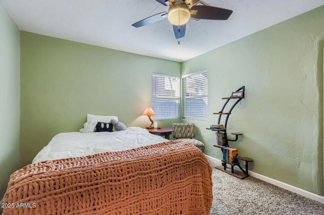 Real Estate Picture 12