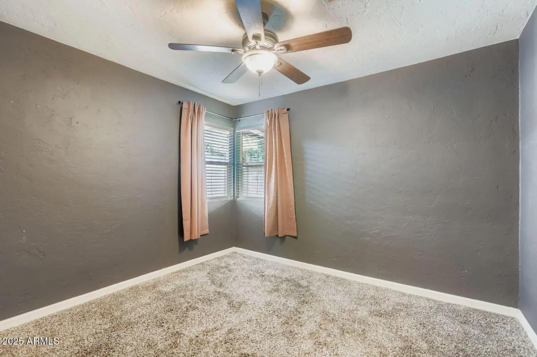 Real Estate Picture 13