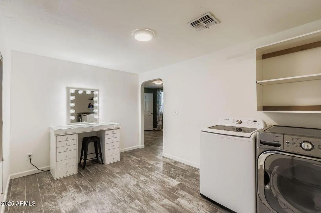 Real Estate Picture 15