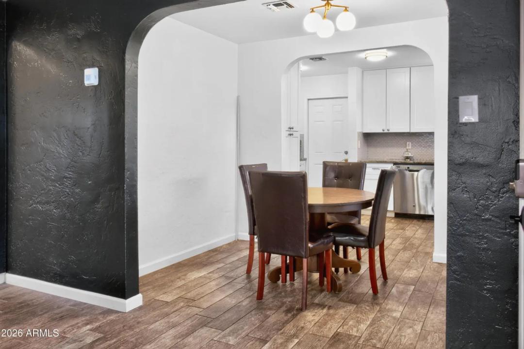 Real Estate Picture 32