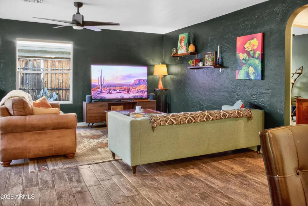 Real Estate Picture 33