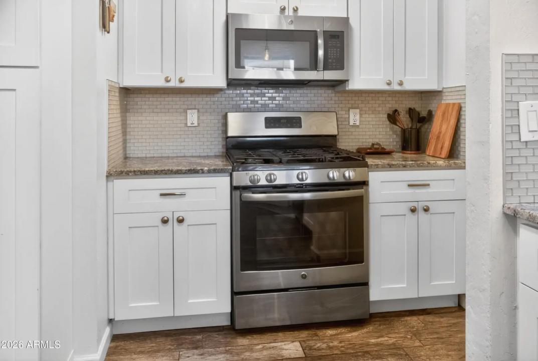 Real Estate Picture 35