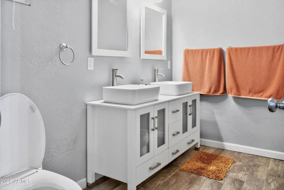 Real Estate Picture 40