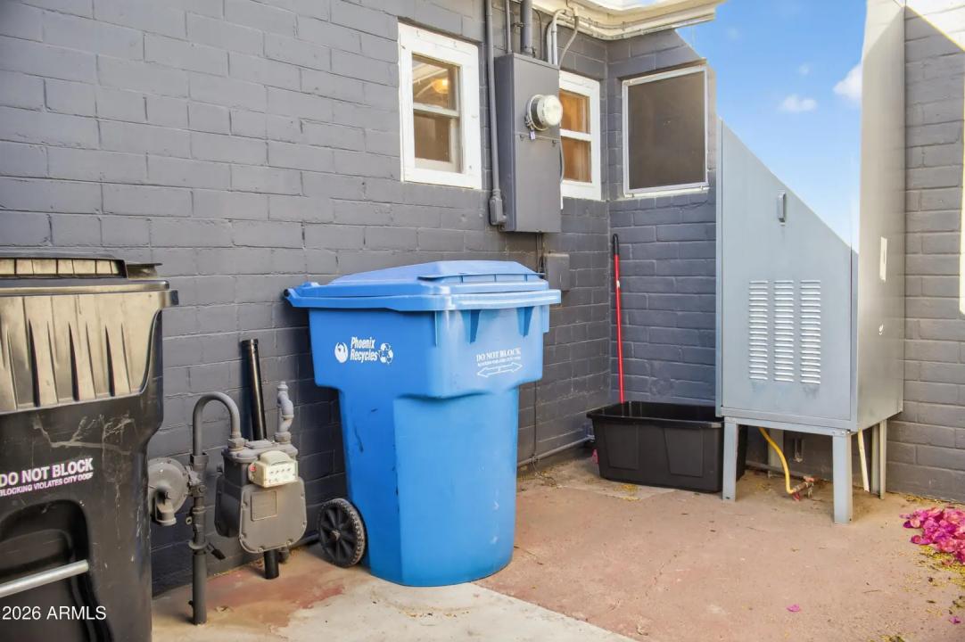 Real Estate Picture 50