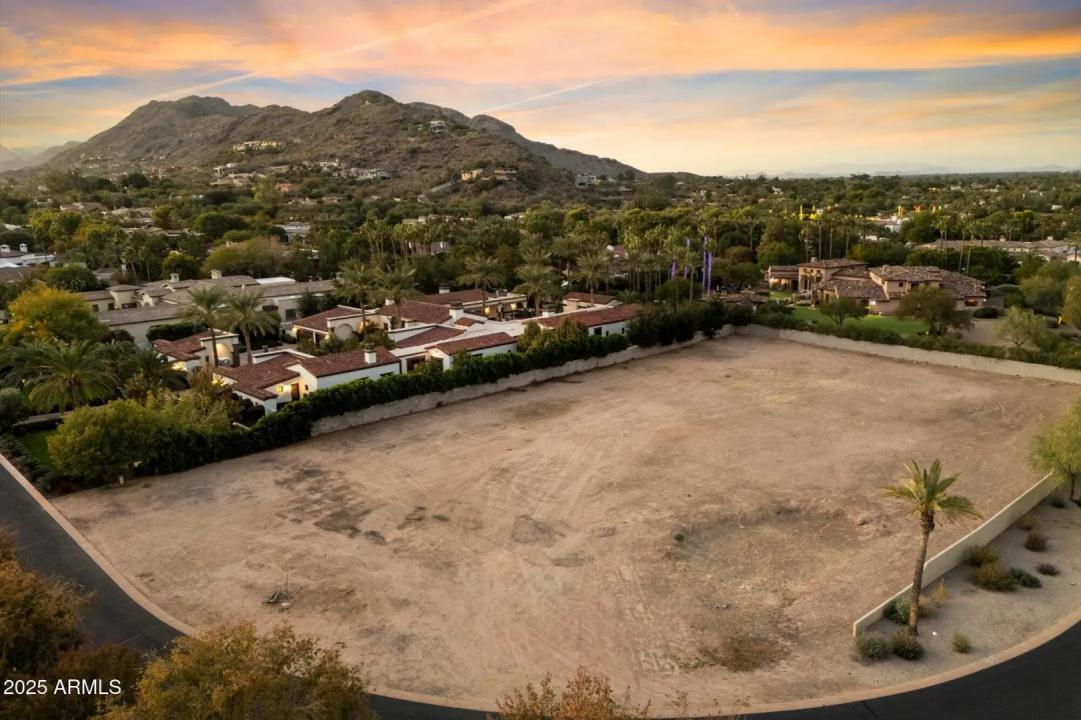 Real Estate Picture 5