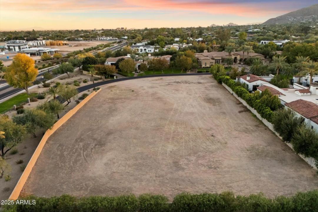 Real Estate Picture 7