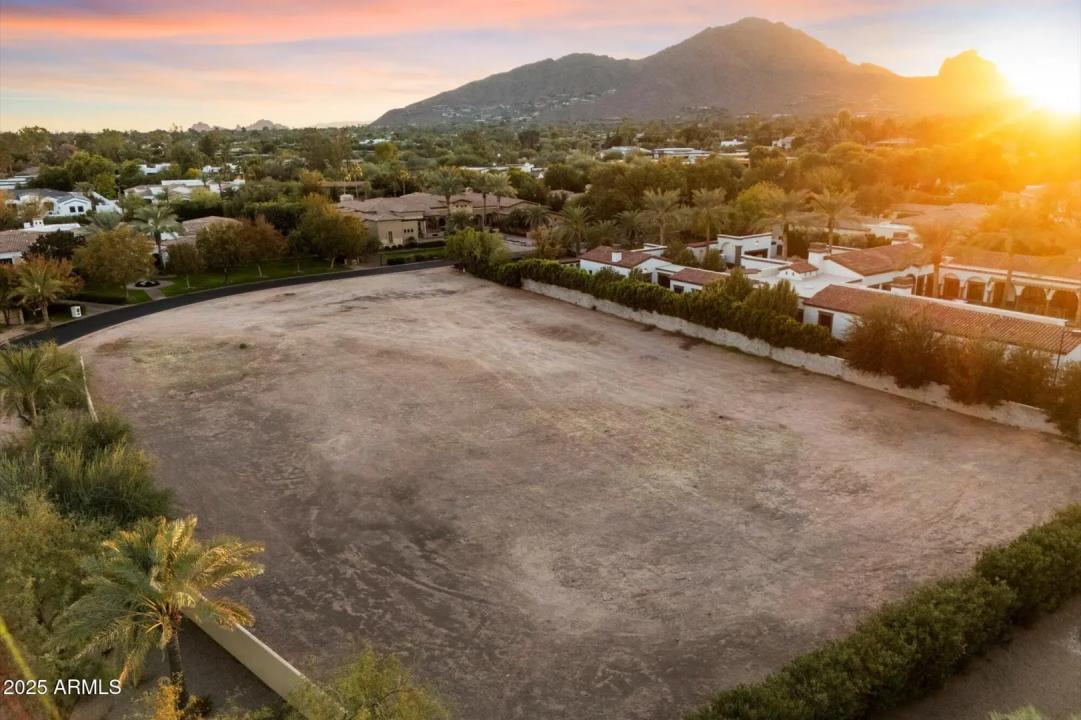 Real Estate Picture 9