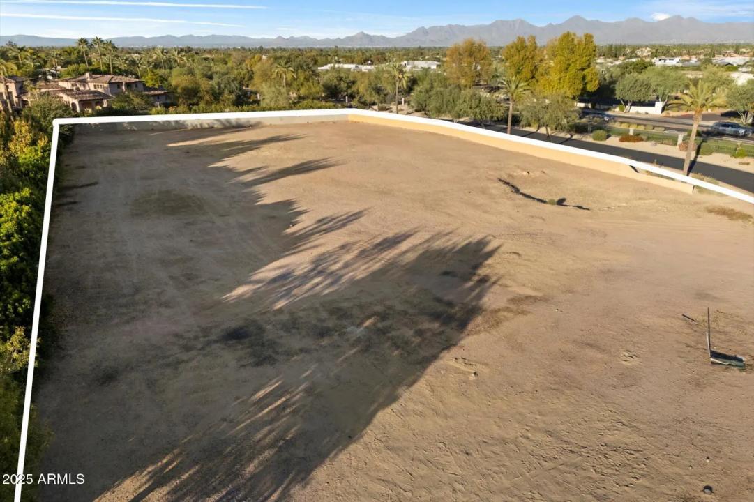 Real Estate Picture 16