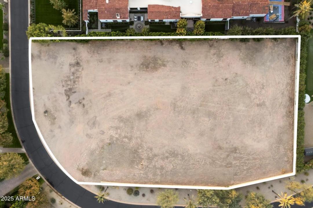 Real Estate Picture 3