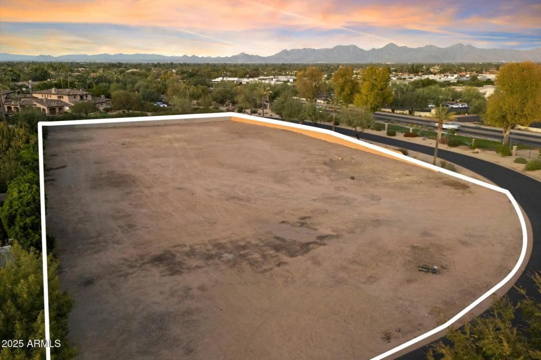 Real Estate Picture 23