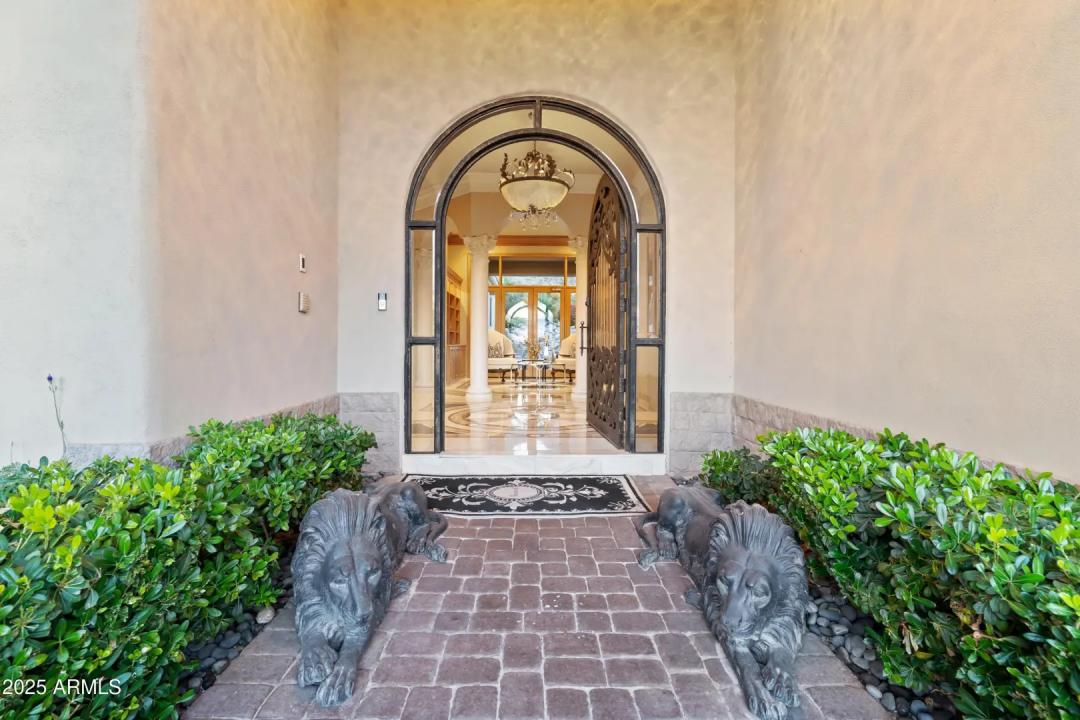 Real Estate Picture 8