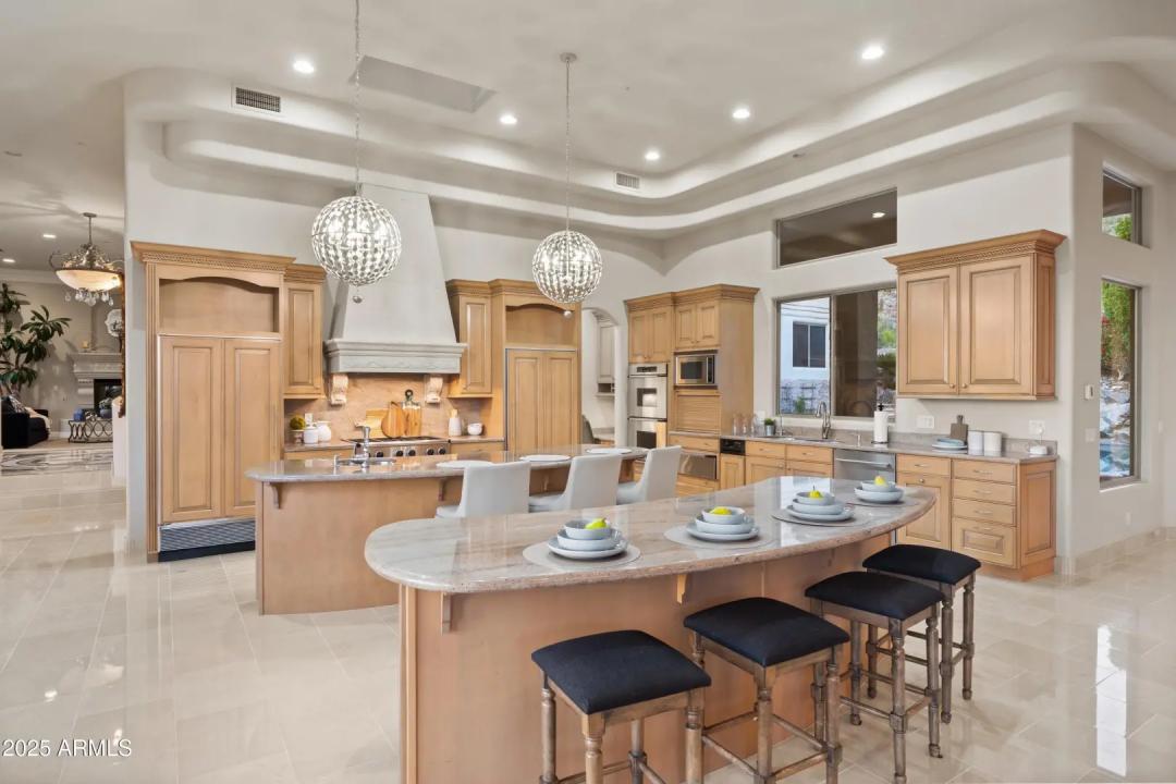 Real Estate Picture 24