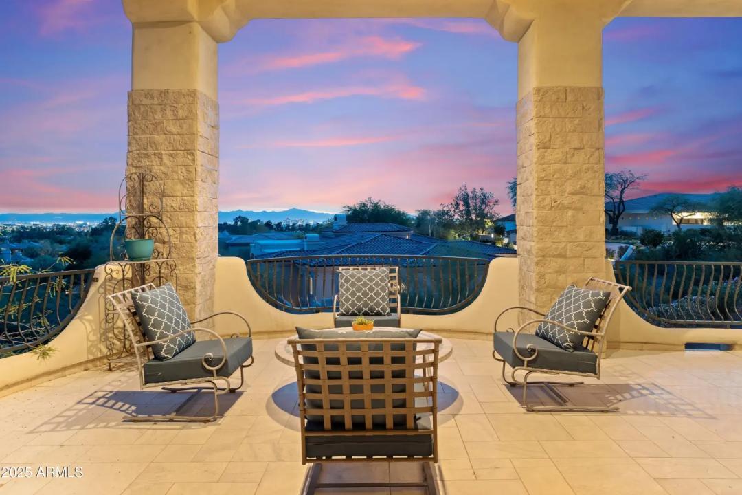 Real Estate Picture 100