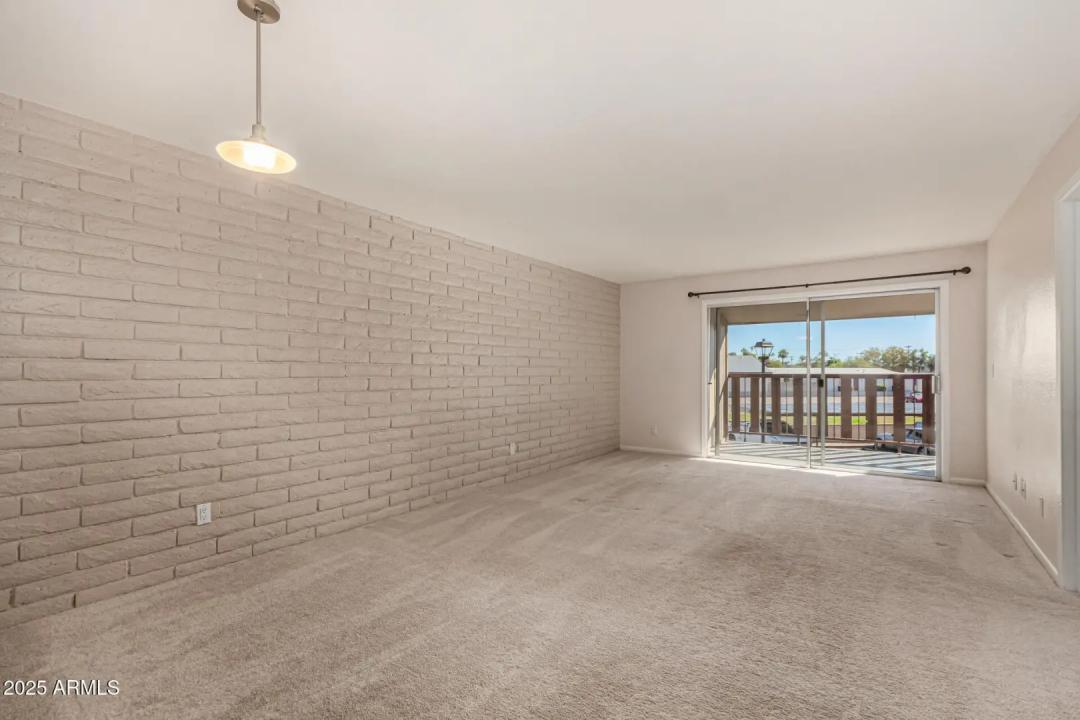 Real Estate Picture 8