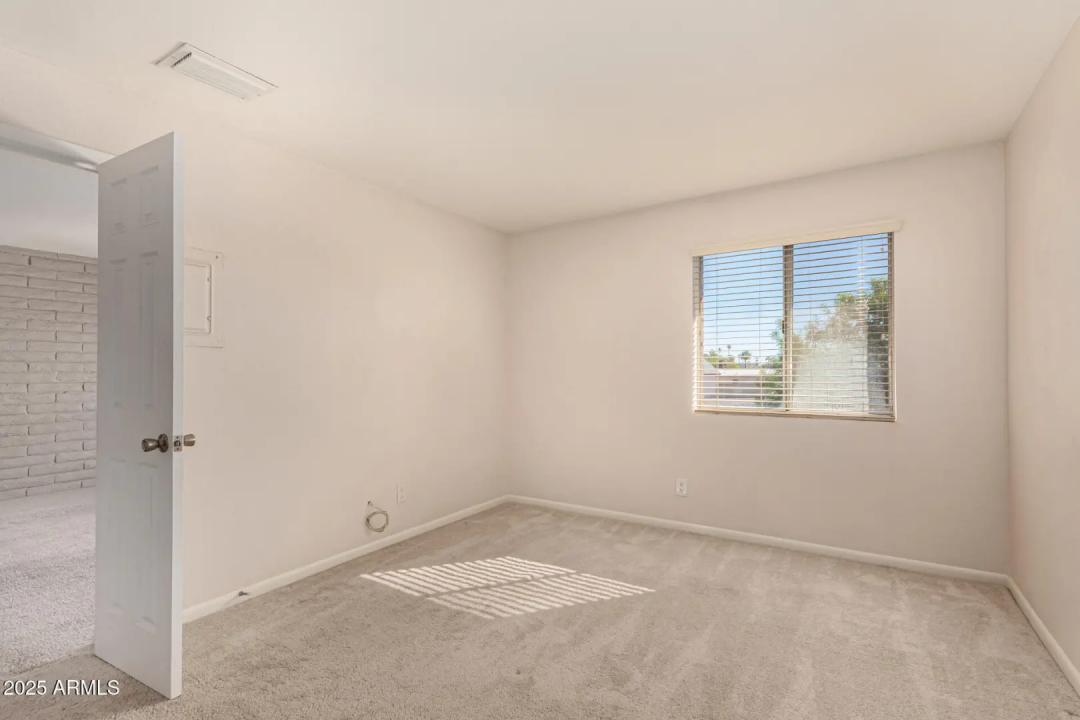 Real Estate Picture 10