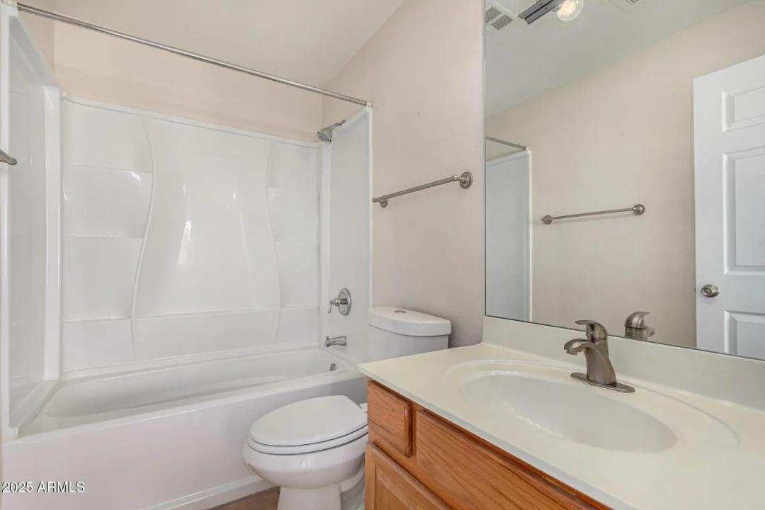 Real Estate Picture 11