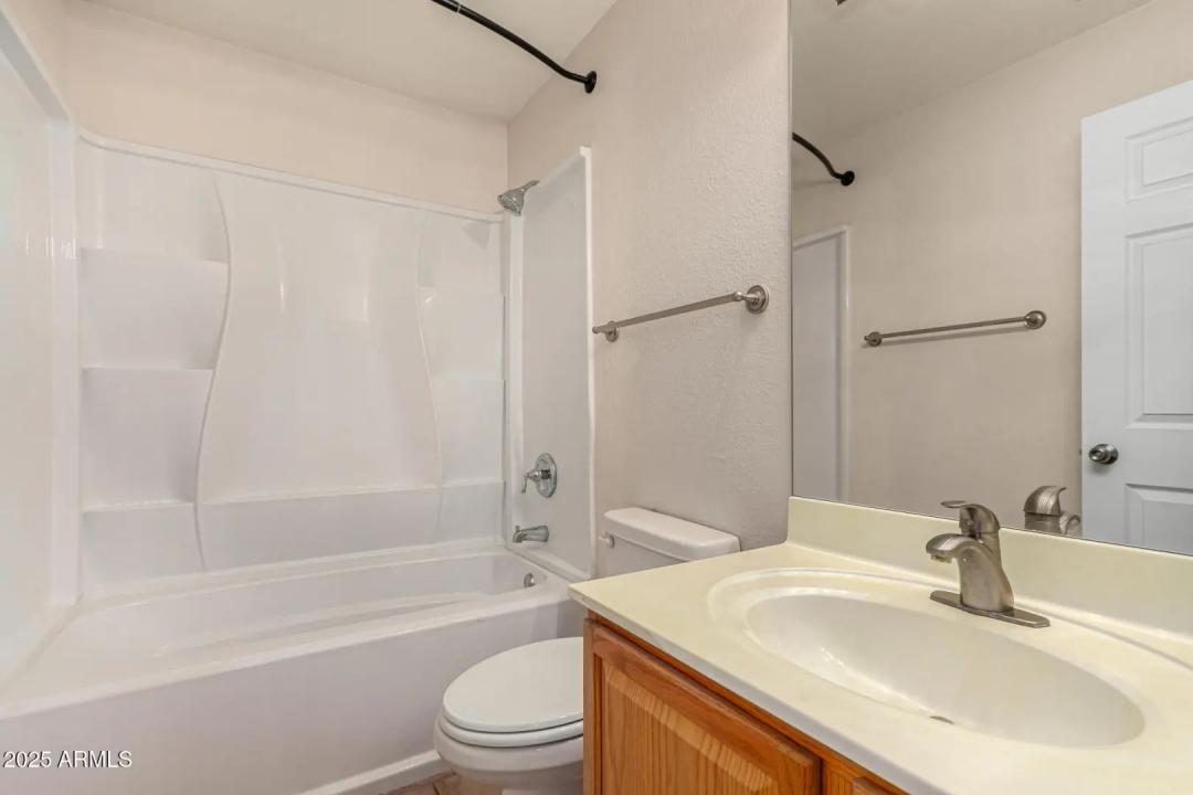 Real Estate Picture 16