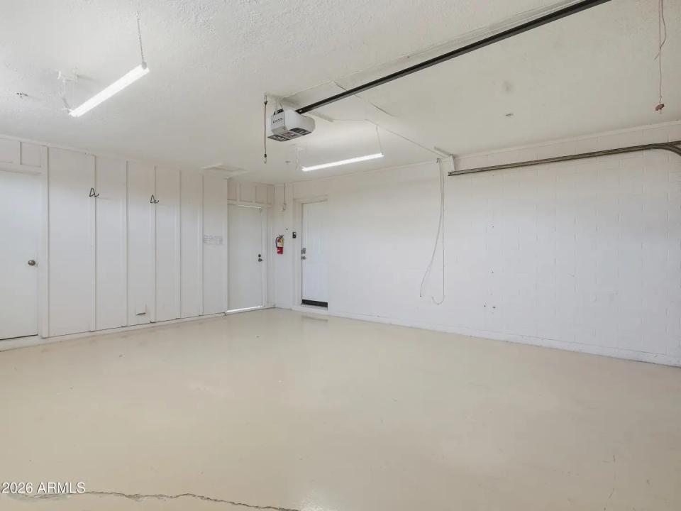 Real Estate Picture 32