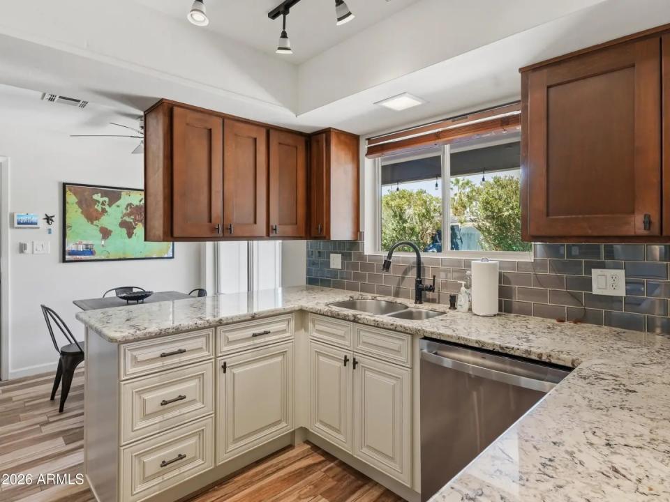 Real Estate Picture 3