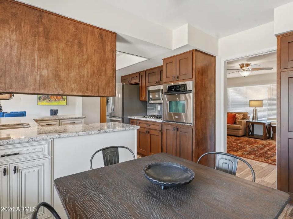 Real Estate Picture 6