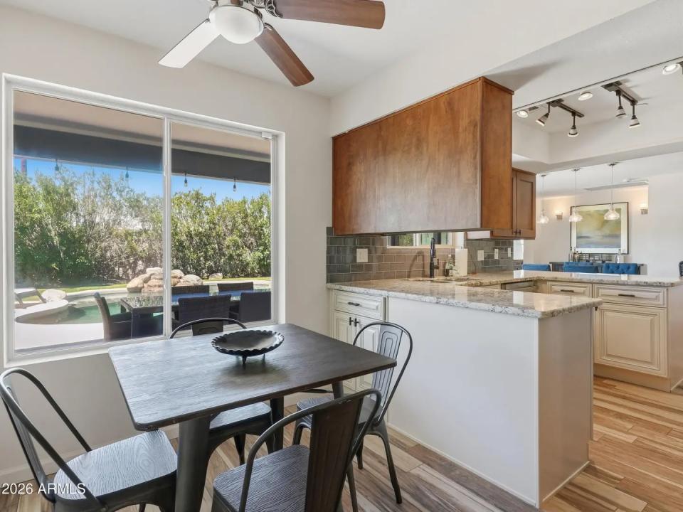 Real Estate Picture 8