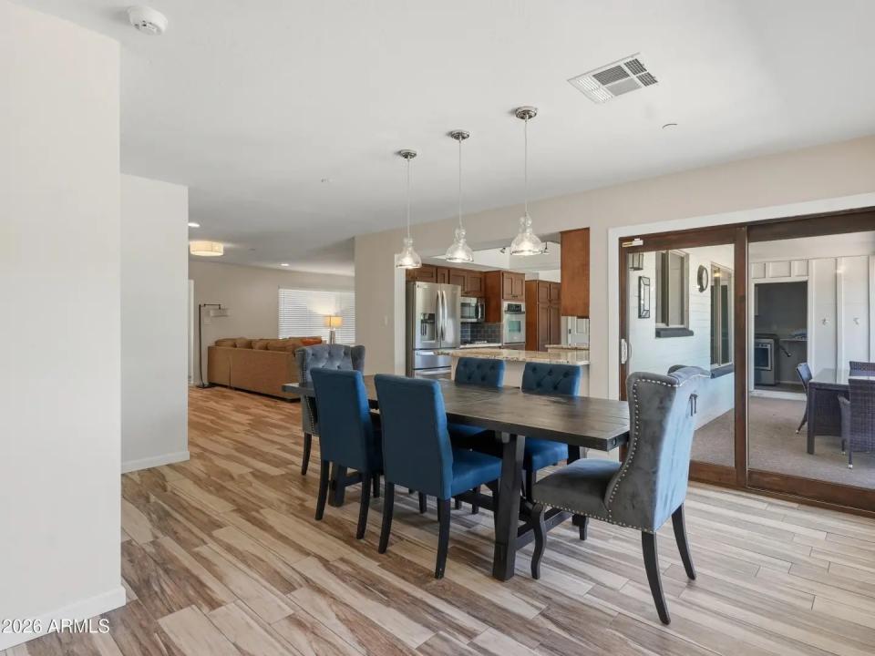 Real Estate Picture 9