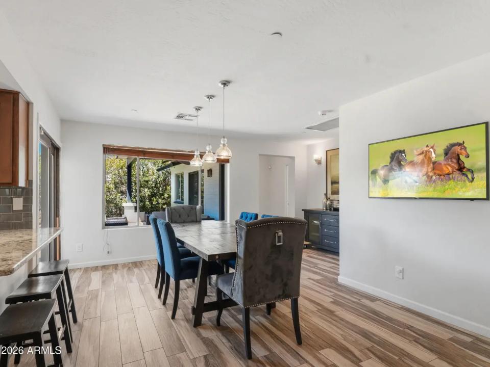 Real Estate Picture 10