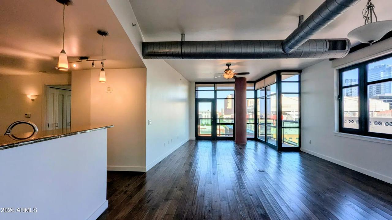 Real Estate Picture 12