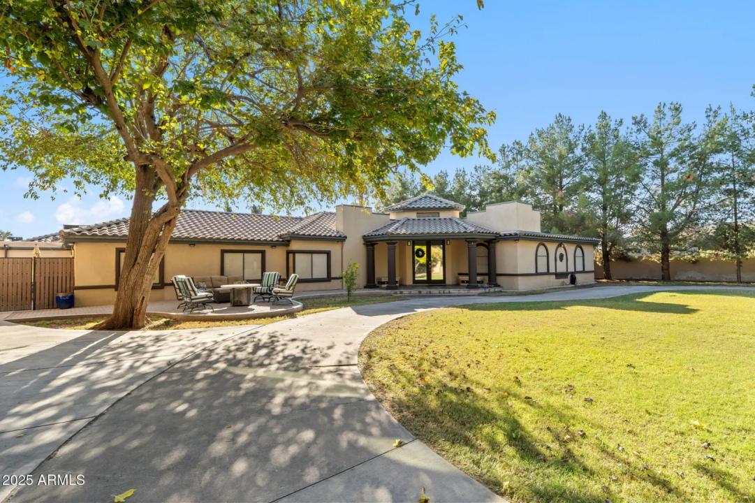 Real Estate Picture 3