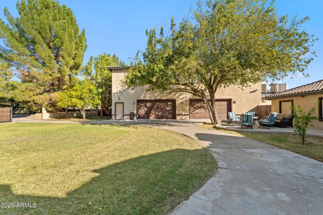 Real Estate Picture 6