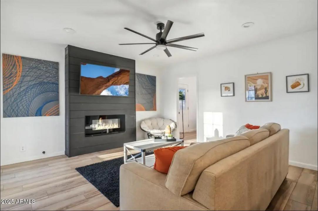 Real Estate Picture 5