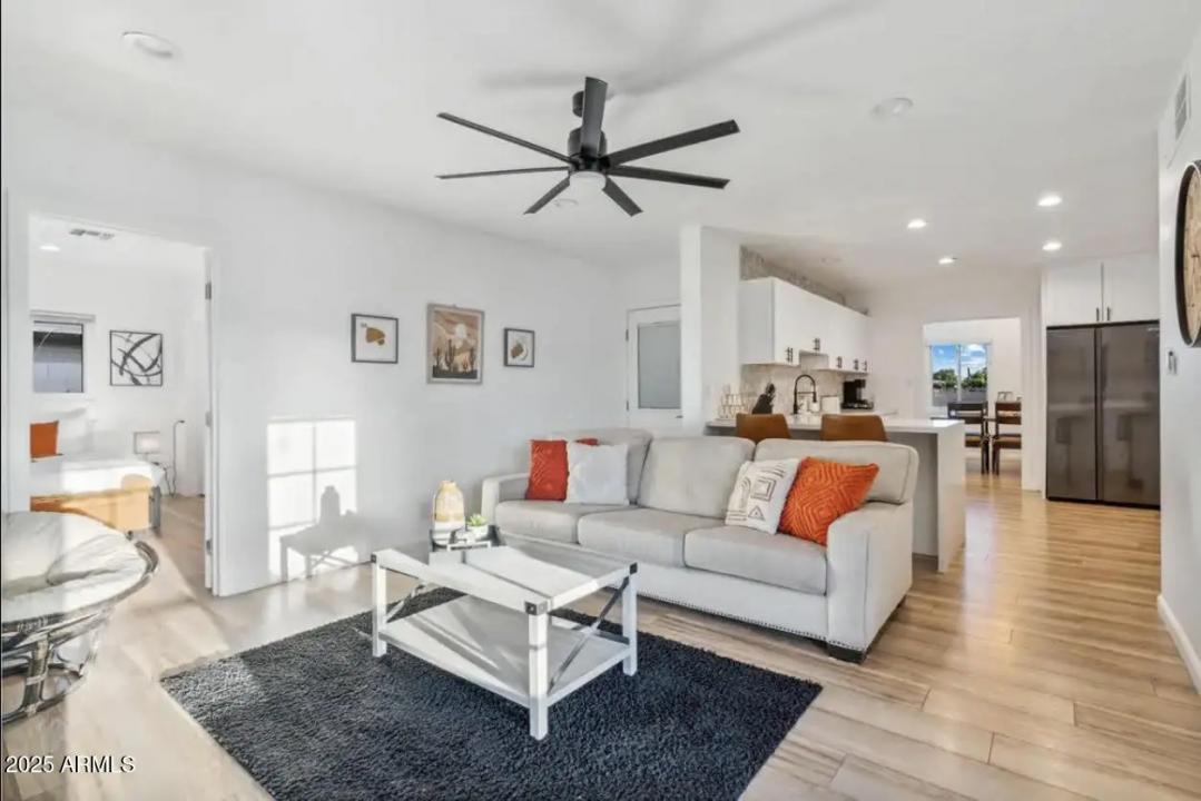 Real Estate Picture 6