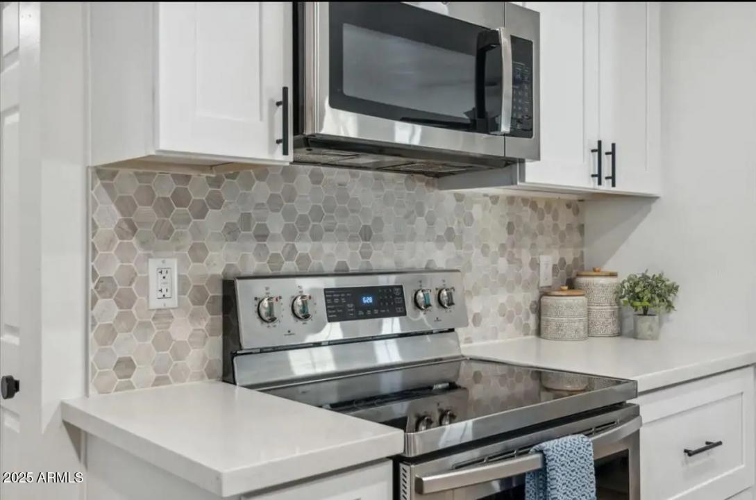 Real Estate Picture 9