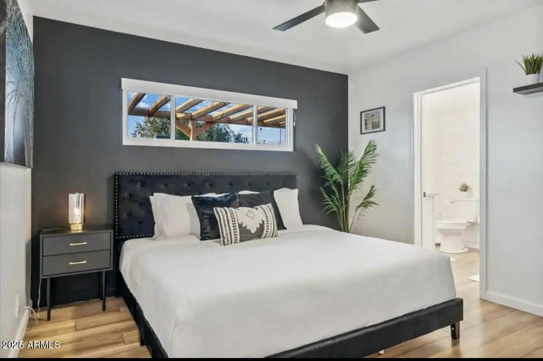 Real Estate Picture 11