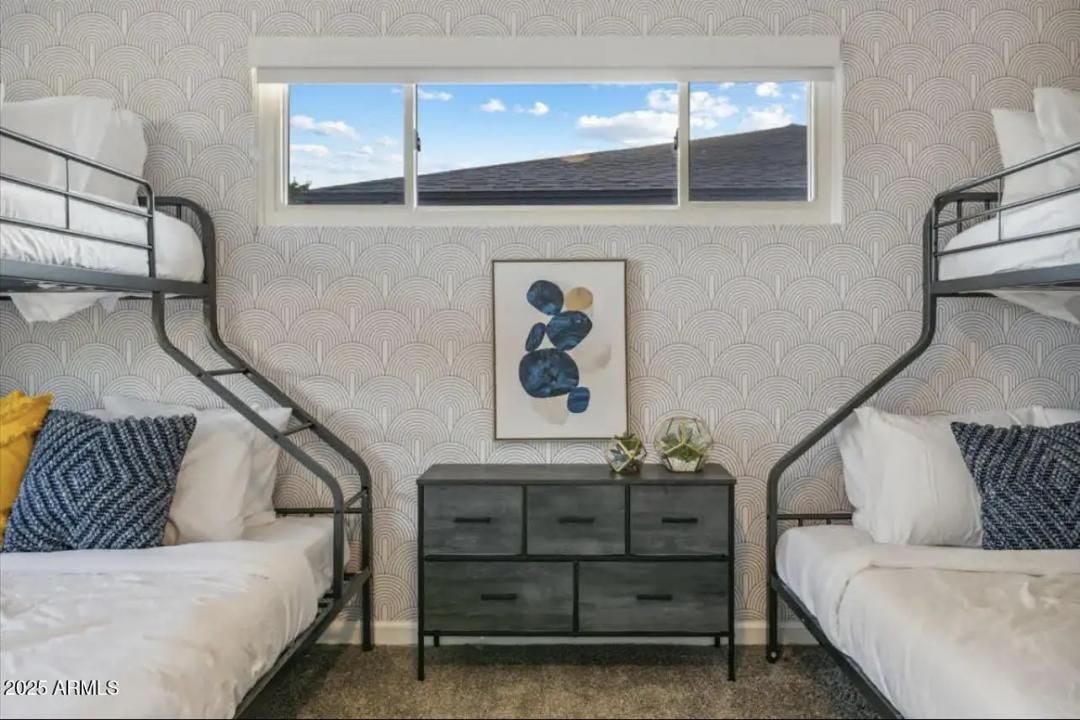 Real Estate Picture 12