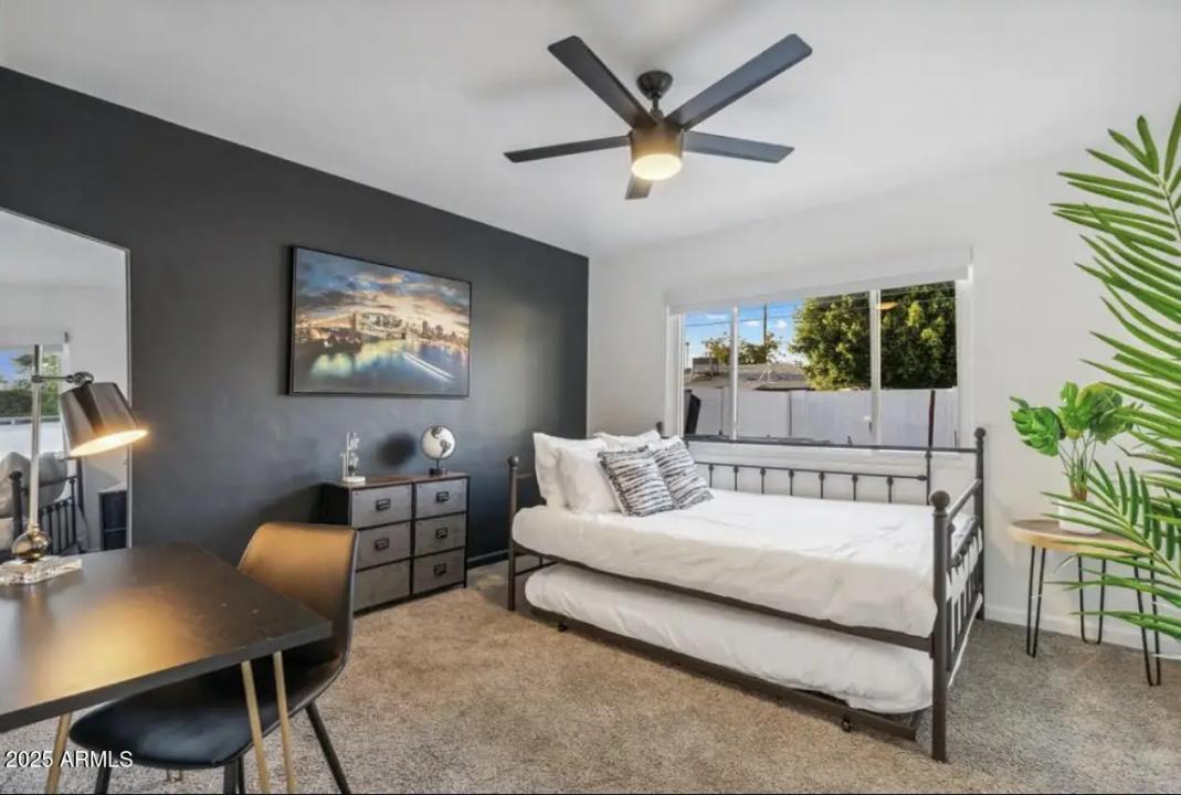 Real Estate Picture 14