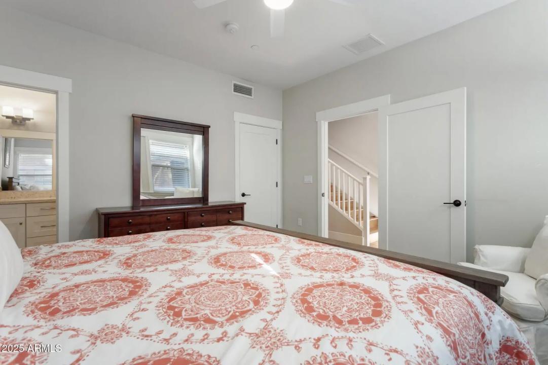 Real Estate Picture 6