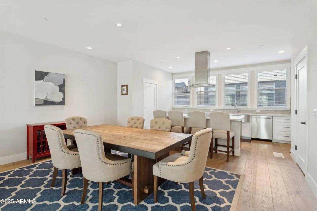 Real Estate Picture 9