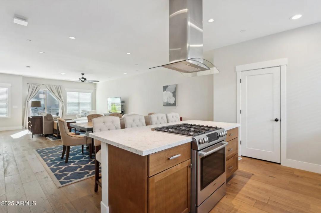 Real Estate Picture 13