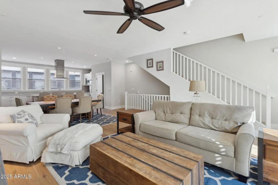 Real Estate Picture 16