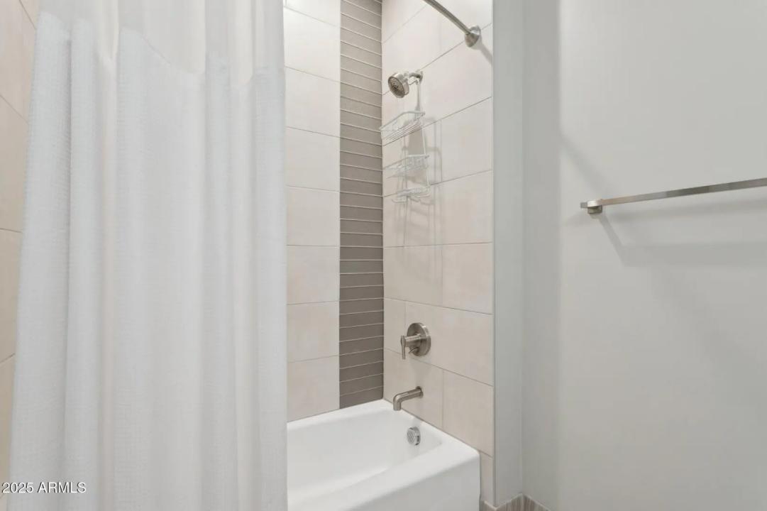 Real Estate Picture 23