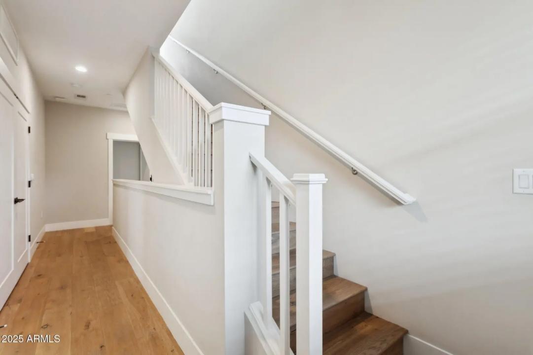 Real Estate Picture 30