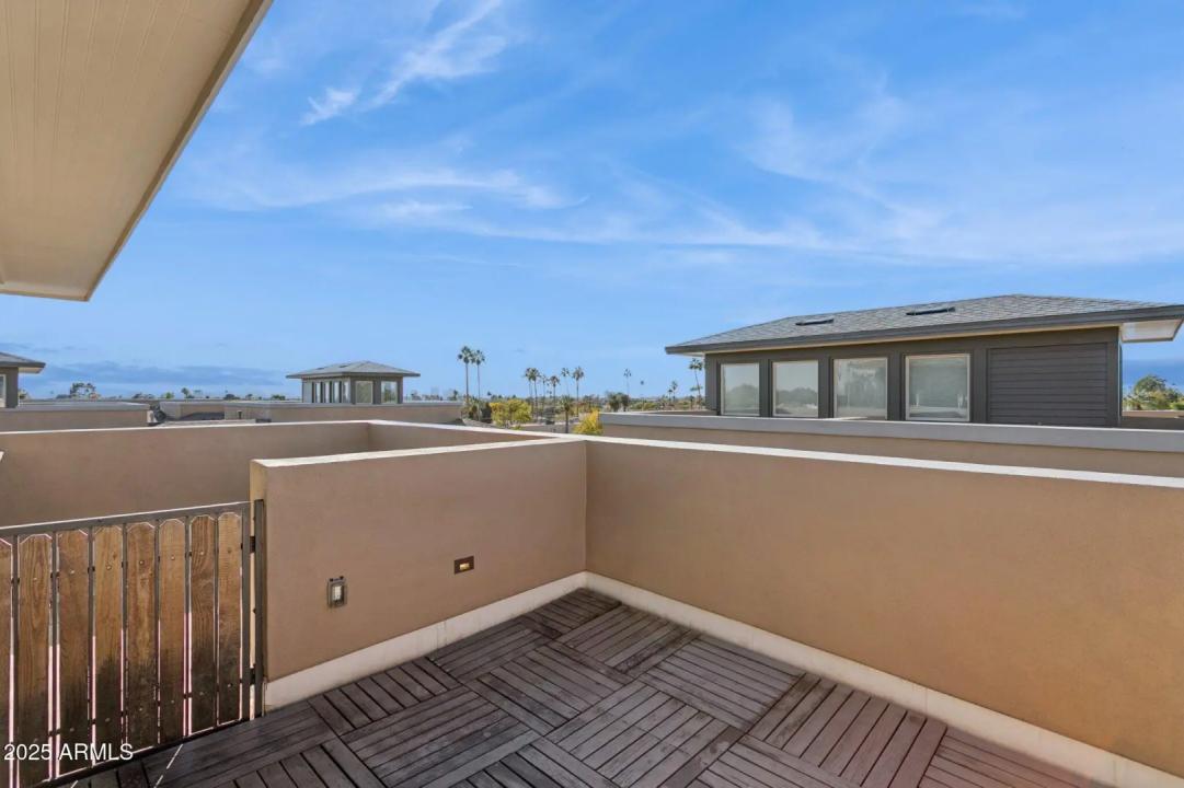 Real Estate Picture 32