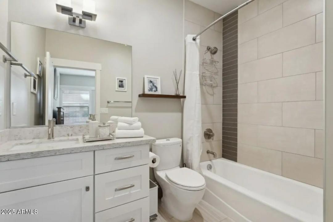 Real Estate Picture 7