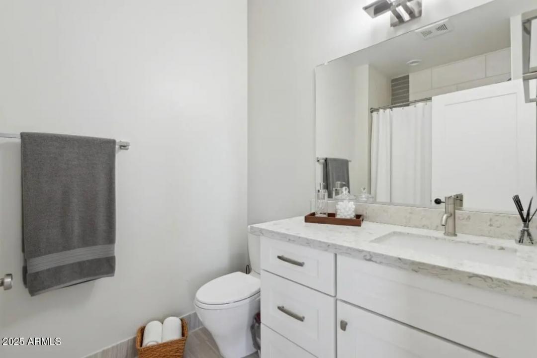 Real Estate Picture 22