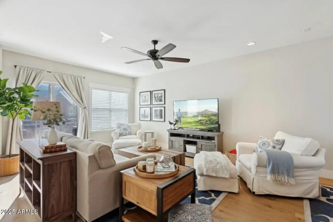 Real Estate Picture 17