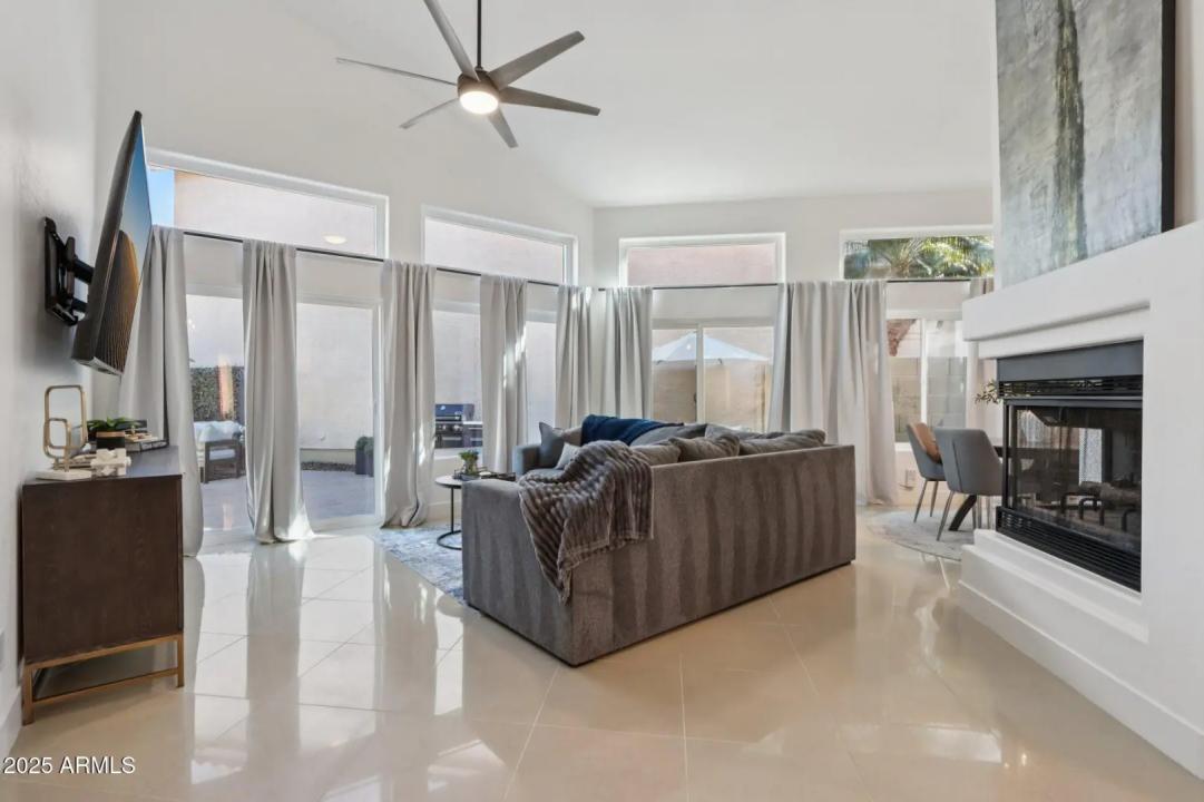 Real Estate Picture 4