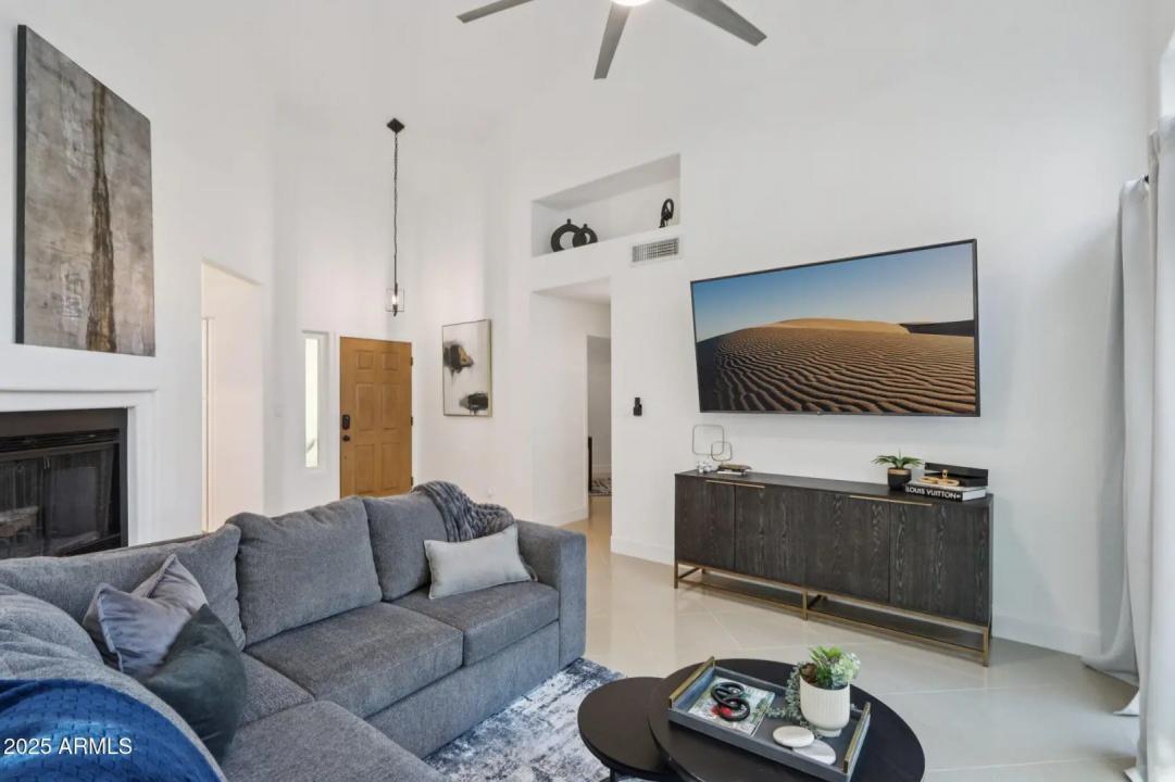 Real Estate Picture 8